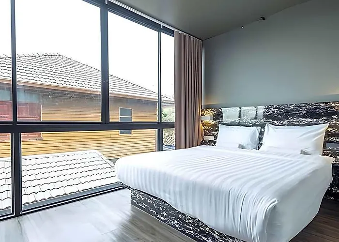 V Varee Hotel 3*