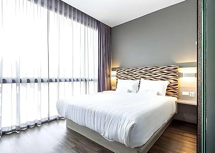 Hotel V Varee